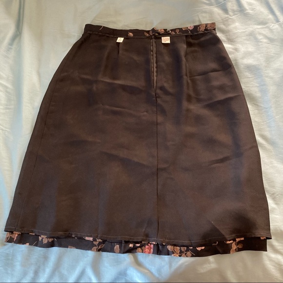 100% SILK SKIRT, GORGEOUS FLORAL PATTERN - Picture 8 of 11